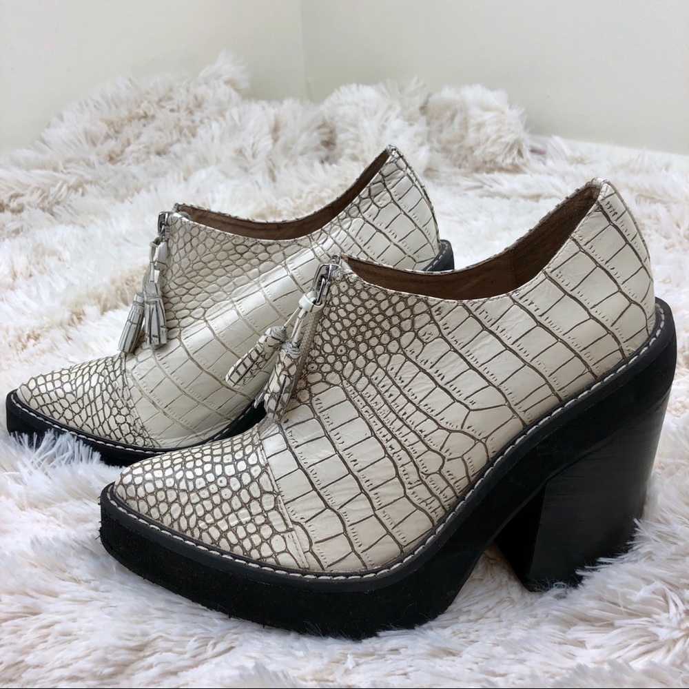 Jeffrey Campbell Fink Whit Croc Booties Size 8
